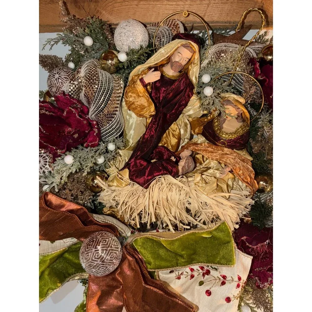 Lighted Nativity Christmas Wreath Velvet Accents Storage Bag Hammacher Schlemmer